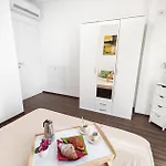아파트 Nuovissimo Bilocale Marianne Con Posto Auto