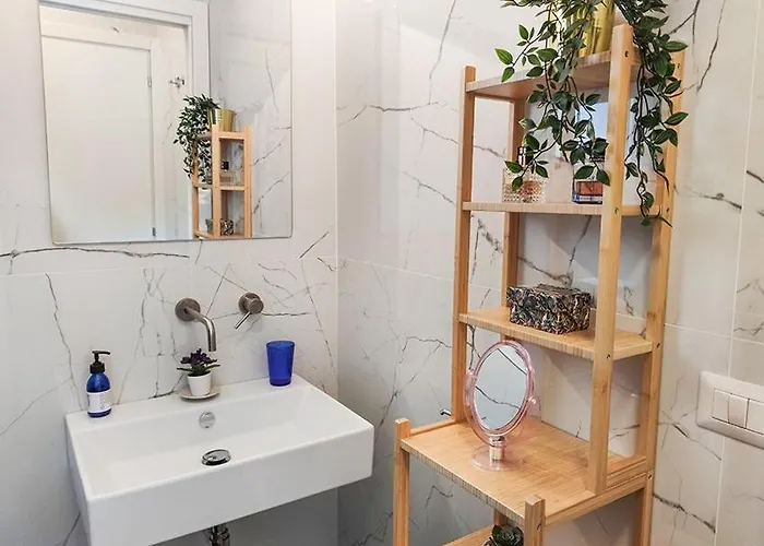 Nuovissimo Bilocale Marianne Con Posto Auto 圣贝内代托-德尔特龙托